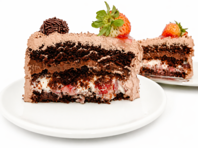 Bolo Brigadeiro com Creme de Morango